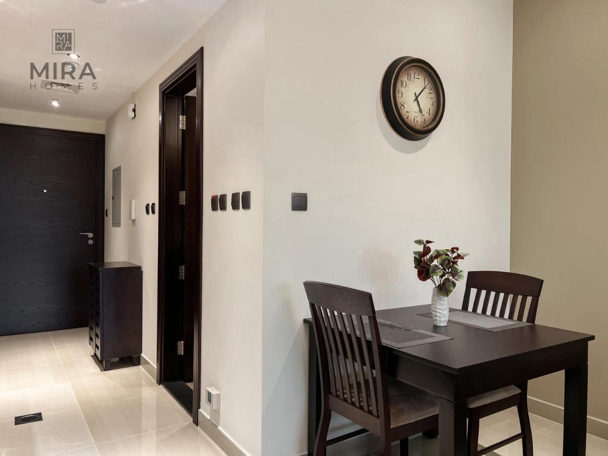 Mira Holiday Homes - Lovely Studio With Burj Khalifa View Dubaï Extérieur photo